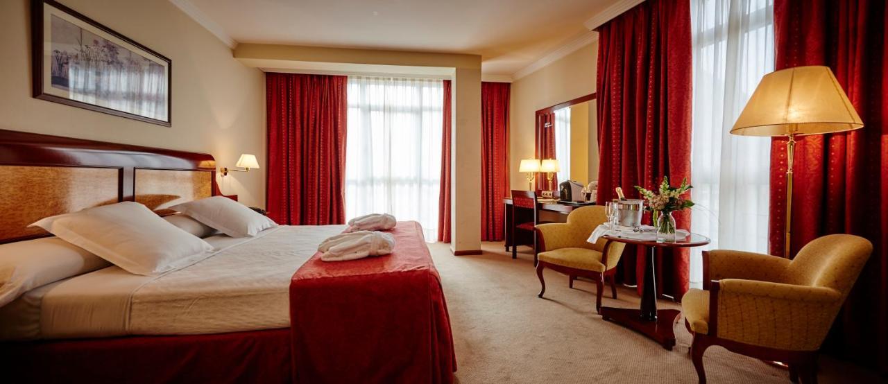 Gran Hotel De Ferrol Bagian luar foto